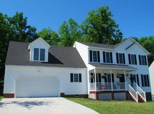 11731 Walnut Wood Ct, Midlothian, VA 23112