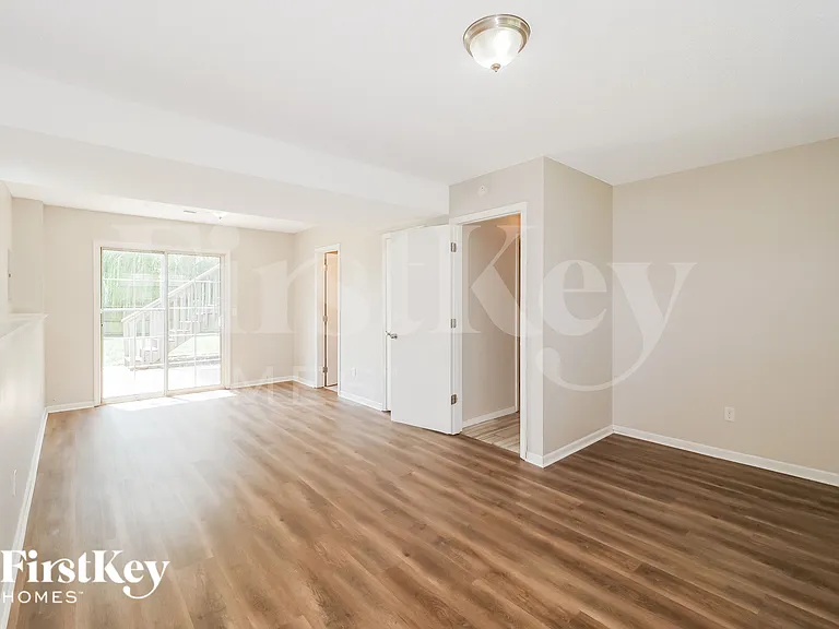 1603 Roberta Dr — Photo 8