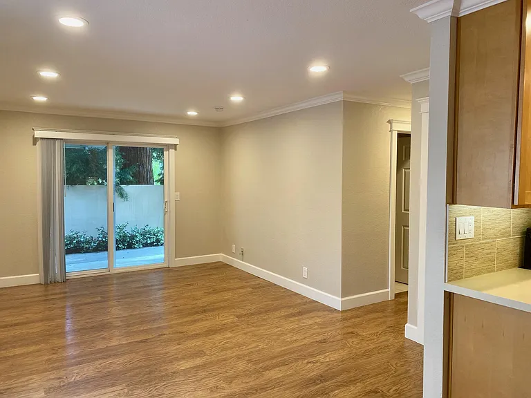 925 Azure St #1 — Photo 4