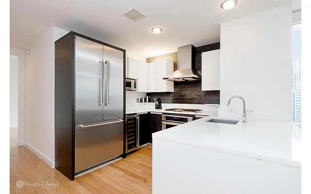 Rented by Douglas Elliman | media 16