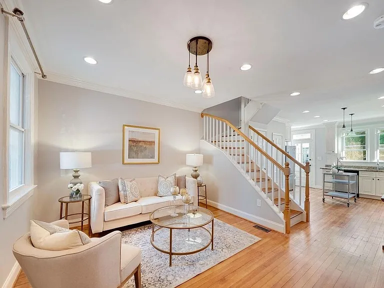 1429 Ives Pl SE — Photo 3
