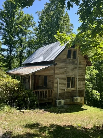 225 Grandview Rd — Photo 24