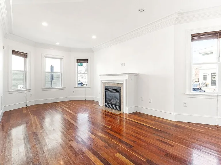 21 Cawfield St #1 — Photo 5