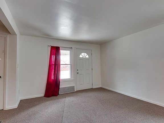 4th image of 21571 S Lake Shore Blvd