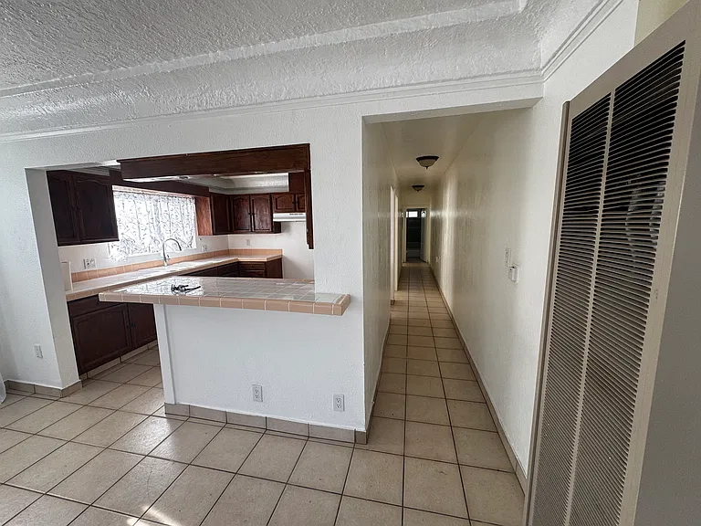 1305 W 56th St #1 — Photo 5