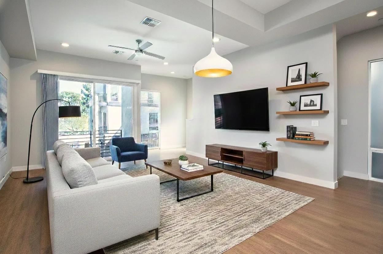 Teakwood Urban Living — Photo 2