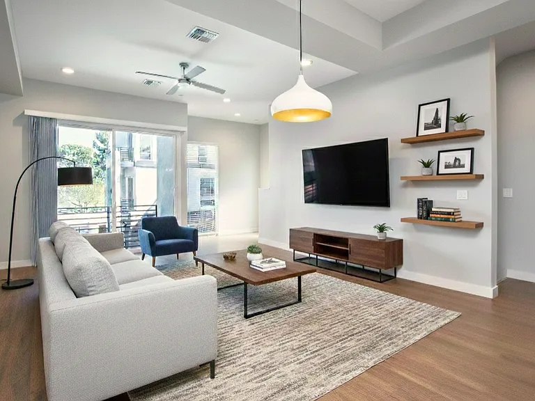 Teakwood Urban Living — Photo 23