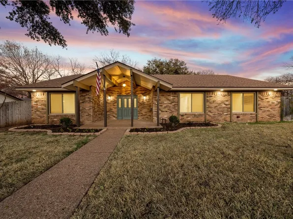 3221 Village Park Dr, Waco, TX 76708