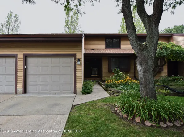 2023 E Provincial House Dr, Lansing, MI 48910