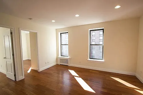 2 Manhattan Ave #10 Photo 1