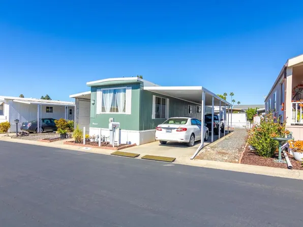 1010 E Bobier Dr, Vista, CA 92084