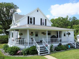 39617 215th St, Roseau, MN 56751