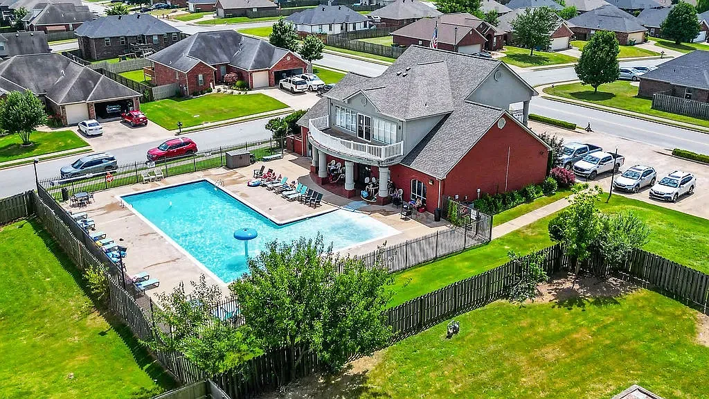 4 bed, 1740 sqft, $1,850 — Photo 3