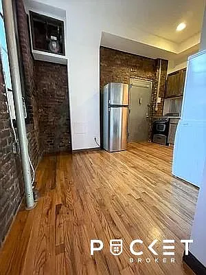 Rented by PocketBroker Inc | media 3