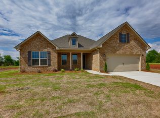 137 Berry Farm Rd, Meridianville, AL 35759