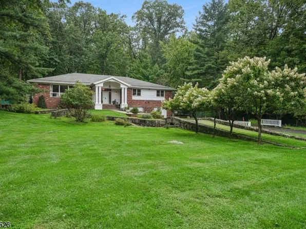 63 Fells Rd, Verona Twp., NJ 07044