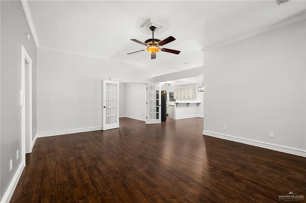 3 bed, 2.0 bath, 1878 sqft, $2,200 — Photo 3