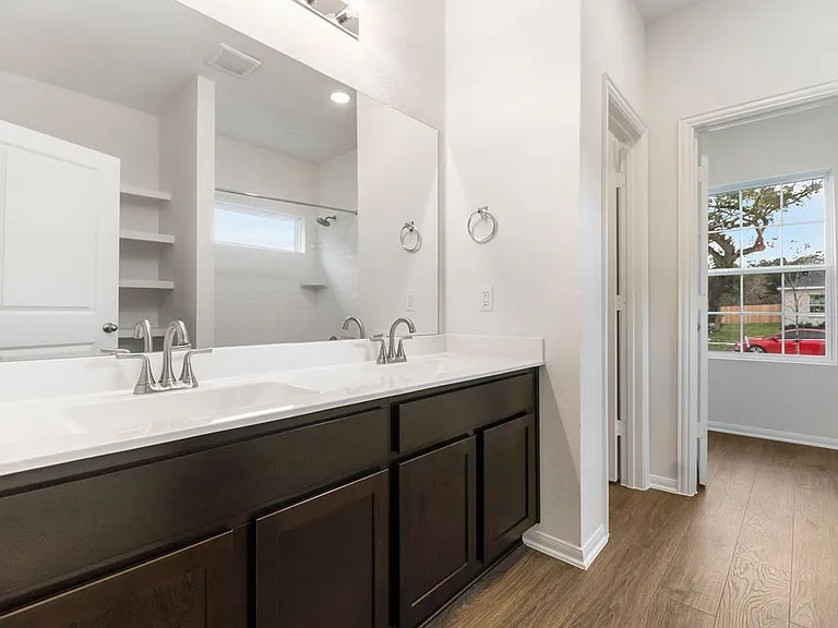 405 Magnolia Ln — Photo 8