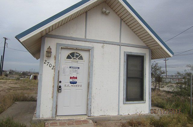 1st image of 2702 N Mercury Ave