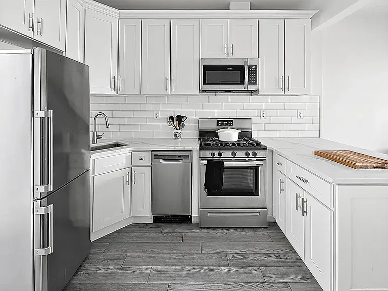 208A Calyer St #1A — Photo 3