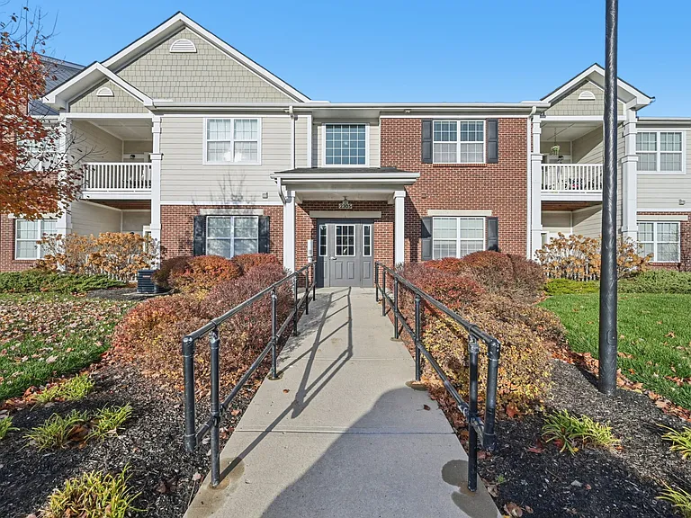 Brinley Place — Photo 45