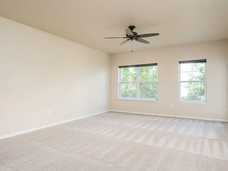 Highland Shores Apartments — Photo 32