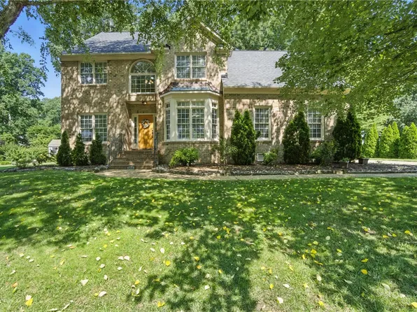 111 Sandalwood Ln, Yorktown, VA 23693