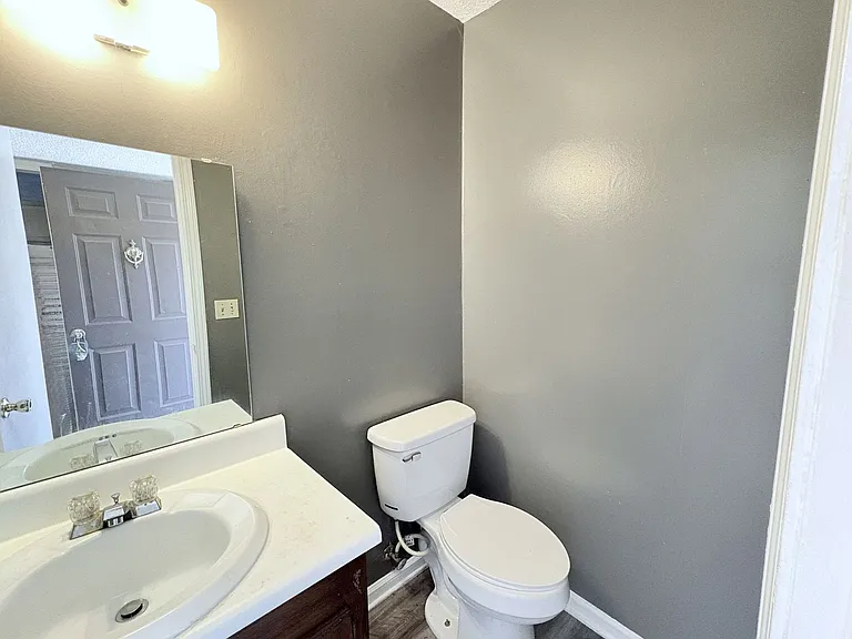 1108 Tiger Blvd #127 — Photo 5