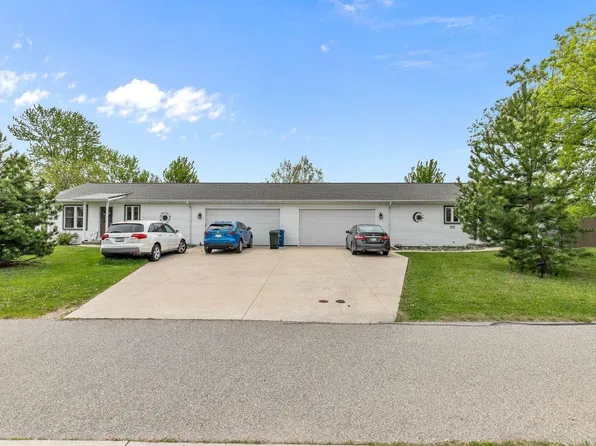 701 E Shady Ln, Neenah, WI 54956