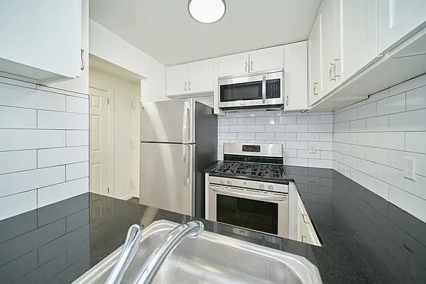 344 East 63rd Street #7F in Lenox Hill, Manhattan | StreetEasy