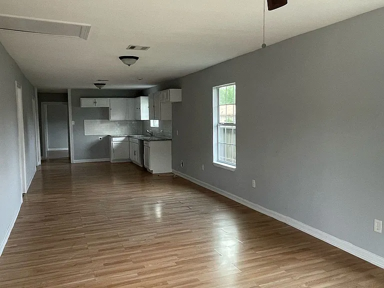 3821 Wipprecht St #A — Photo 1