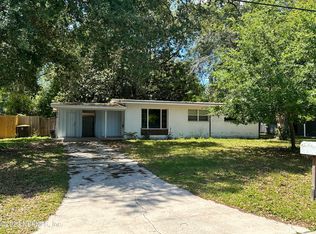 1656 Cezanne Dr W, Jacksonville, FL 32221