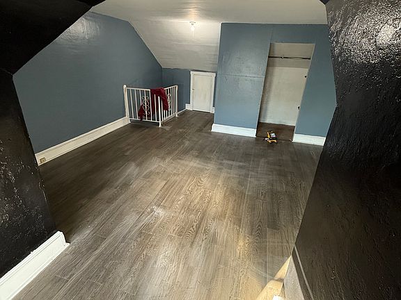 4th image of 112 Market St #2