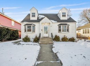 412 Richards St, Geneva, IL 60134