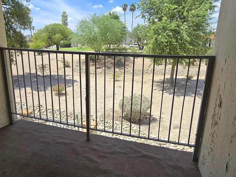 14236 N Oakwood Ln — Photo 10