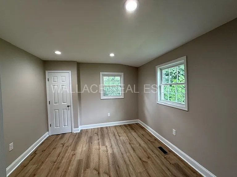 2513 Wilson Ave — Photo 7