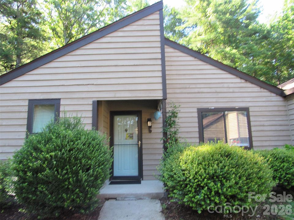1st image of 6 Woodlands Dr