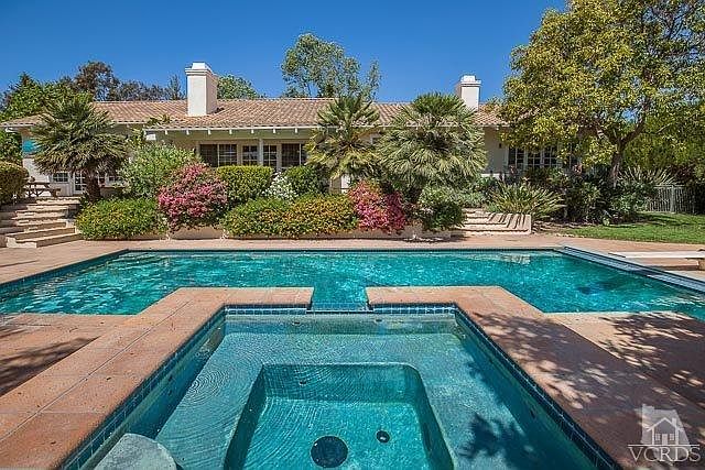 1st image of 2712 N Redondo Cir