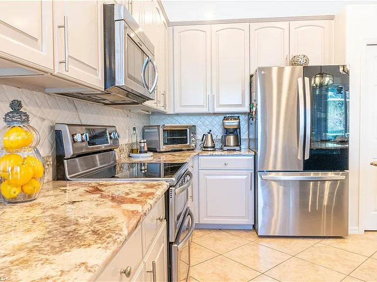 14059 Mirror Ct — Photo 5