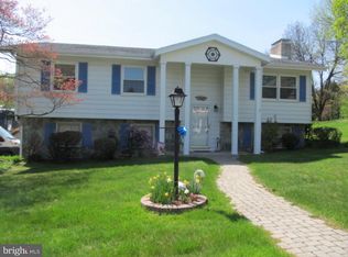 702 Grove Ave, Mohnton, PA 19540