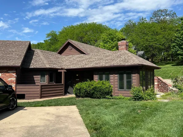 2019 Crossgate Dr, Lawrence, KS 66047