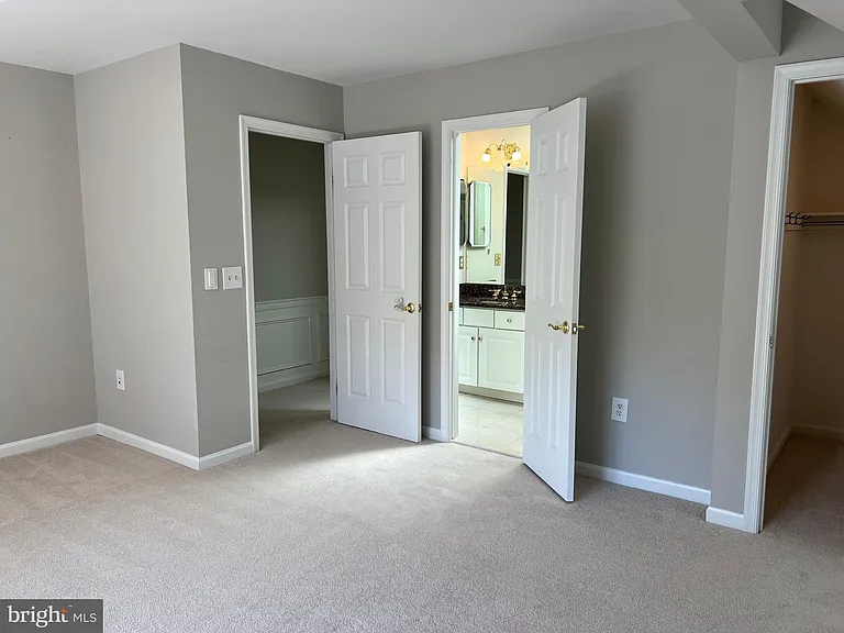 10220 Cedar Pond Dr — Photo 44