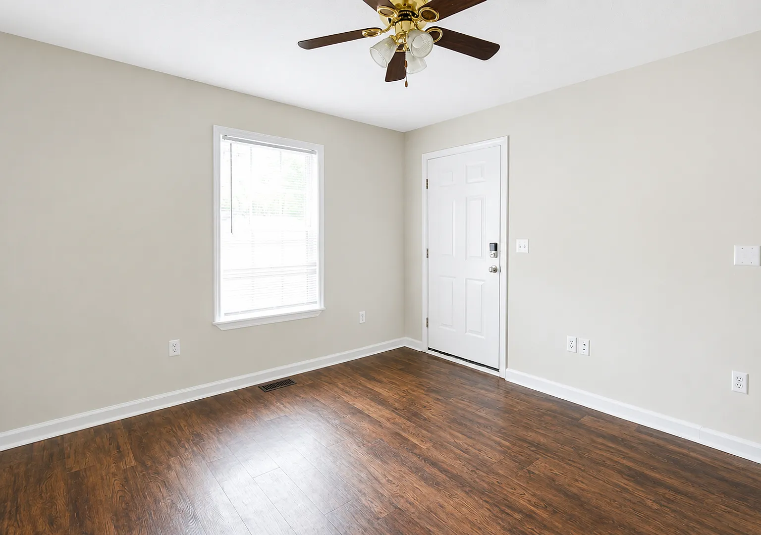 50 Lexington Court — Photo 4