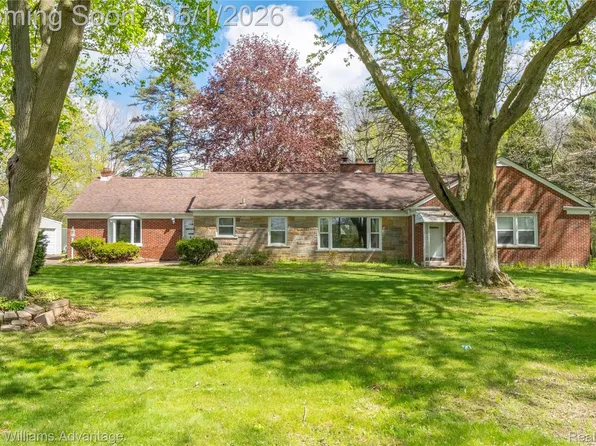 34500 Freedom Rd, Farmington Hills, MI 48335