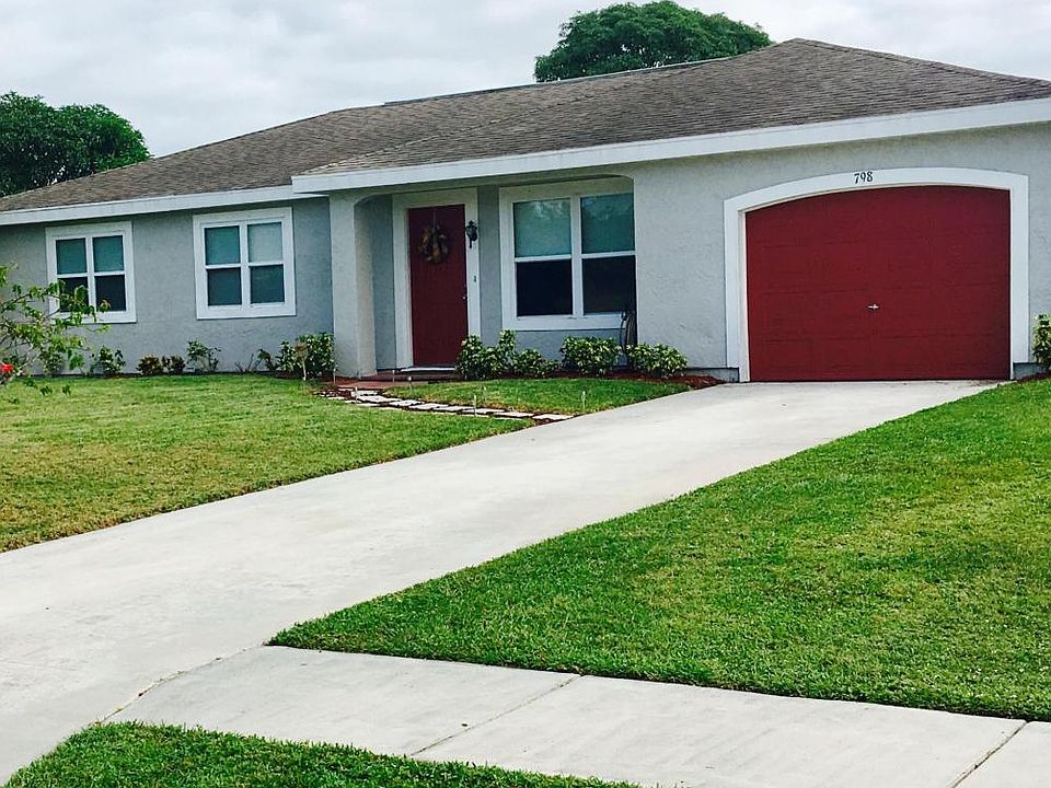 1st image of 798 SW Belmont Cir