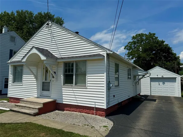 727 Dickson St, Endicott, NY 13760