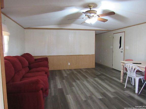 4th image of 924 Nakoosa Dr