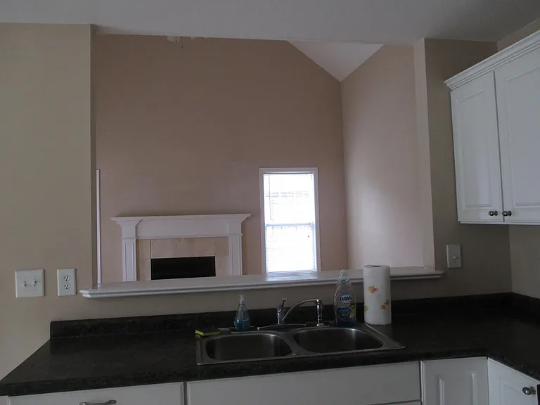 4 Larchmont Ln — Photo 5