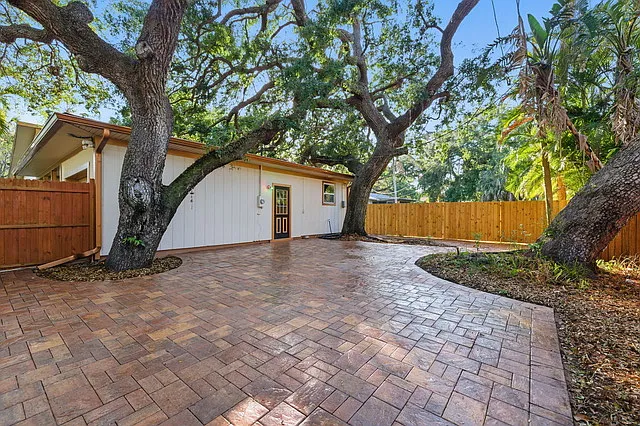 4926 Camellia Way S — Photo 32