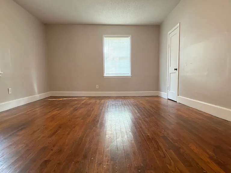 634 State St — Photo 10